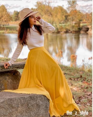 Yellow Long Skirt Outfit, Flowery Skirt Outfit, Yellow Maxi Skirt Outfit, Long Flowy Skirt Outfit, Long Aline Skirt, Outfit With Yellow, Skirt Summer Outfits, Unique Skirts Design, Marriage Dresses