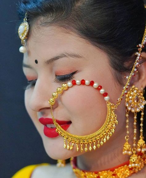 Nath Nose Ring, Bengali Bridal Makeup, Hair Mask For Growth, Gold Jewelry Outfits, Gold Earrings Models, Indian Bridal Jewelry Sets, Bridal Jewellery Design, Gold Mangalsutra Designs, Gold Nose Rings