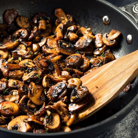 Texas Roadhouse Mushrooms, Texas Roadhouse Mushrooms Recipe, Sauteed Mushrooms For Steak, Mushroom Side Dish Recipes, Steak Toppings, Mushroom Side Dishes, Mushroom Recipes Healthy, Delicious Steak, Mushroom Recipe