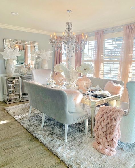 Beautiful shabby chic modern Dining Room- Blue, Silver, Pink Rh Interior Design, Dining Room Glam, Pink Dining Rooms, Glam Dining Room, Glam Living Room, Dining Room Table Decor, Luxury Dining Room, Elegant Dining Room, Luxury Dining