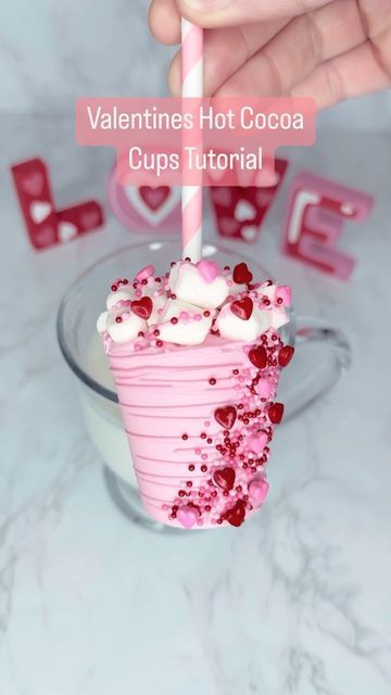 Hot Coco Cups Ideas, Diy Hot Cocoa Cups, How To Make Hot Cocoa Balls, Valentines Hot Cocoa Bar, Hot Chocolate Bombshell Gift, Cup Crafts Ideas, Hot Cocoa Bomb Gift Packaging, Hot Cocoa Bombshell Diy, Hot Cocoa Cups Diy