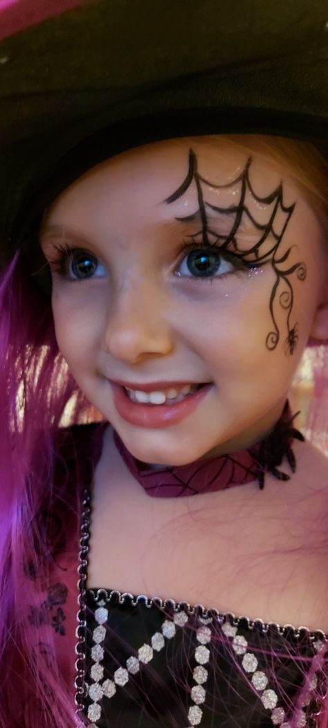 Witch make up Halloween Easy Kids Pretty make up Kid Witch Face Paint, Witch Face Painting Kids, Halloween Makeup Kids Witch, Kids Halloween Witch Makeup, Kids Zombie Makeup Girl, Witches Face Paint, Witch Face Painting Ideas, Halloween Makeup Witch Kids, Halloween Kid Face Paint