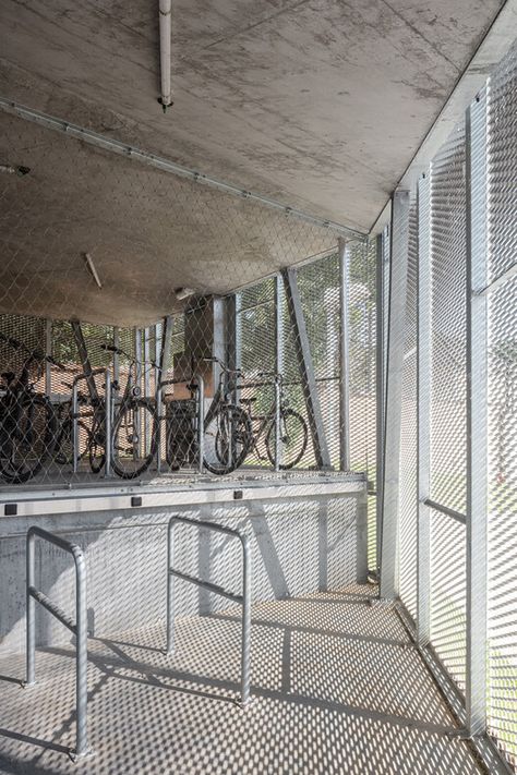 Bicycle Pavilion / WAW architects | ArchDaily Bike Storage Architecture, Bike Parking Architecture, Bicycle Parking Architecture, Bike Store Design, Bike Architecture, Bicycle Station, Residence Lobby, Extensive Green Roof, Bike Cage