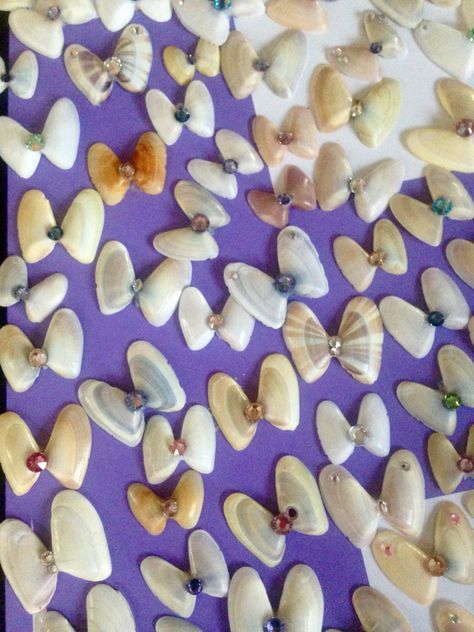 Artwork Butterfly, Seashell Artwork, Coastal Crafts, Beach Shells, Seashell Crafts, Pretty Stuff, Art Work, Sea Shells, Crochet Projects