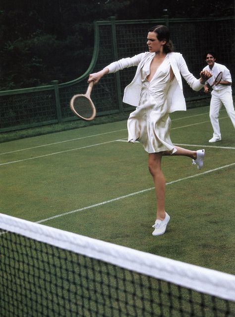 Vogue US, September 2003. tennis Mode Tennis, American Splendor, Tennis Photoshoot, Vintage Fitness, Arthur Elgort, Tennis Aesthetic, Playing Tennis, Golf Design, Golf Tips For Beginners