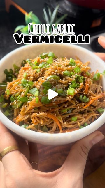 Vermicelli Recipes Indian, Indian Vermicelli Recipes, Vegetarian Vermicelli Recipes, Rice With Vermicelli Recipes, Garlic Vermicelli Noodles, Diet Salad Recipes, Vermicelli Recipes, Salad Diet, Vegetarian Fast Food