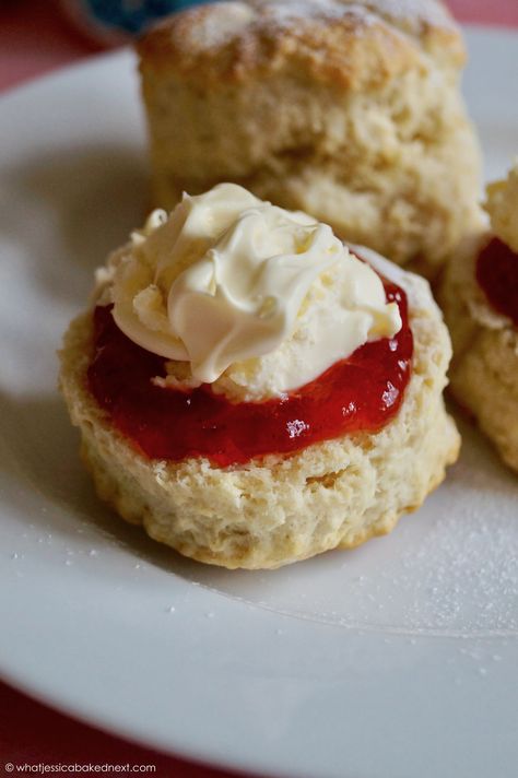 Homemade Hobnobs, Eton Mess Cake, Fluffy Scones, Afternoon Tea Scones, Irish Soda Bread Muffins, Basic Scones, British Scones, White Chocolate Ice Cream, Baking Scones