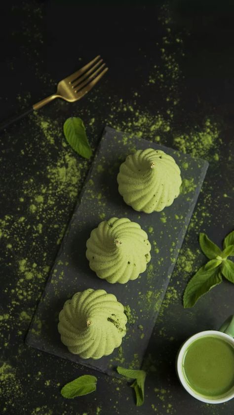 Green Desserts, Matcha Dessert, Matcha Cake, Cranberry Pistachio, Japanese Dessert, Food Ads, Candy Desserts, Greens Recipe, Matcha Green Tea