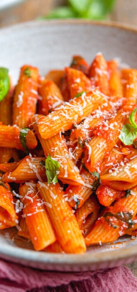 Easy Pasta Recipes Tomato Sauce, Pasta In Red Sauce Recipes, Cheesy Tomato Pasta Recipes, Pasta Red Sauce Recipe, Tomato Sauce Pasta Recipes, Pasta Recipes Tomato Sauce, Red Pasta Sauce Recipes, Red Pasta Recipes, Easy Red Sauce Pasta