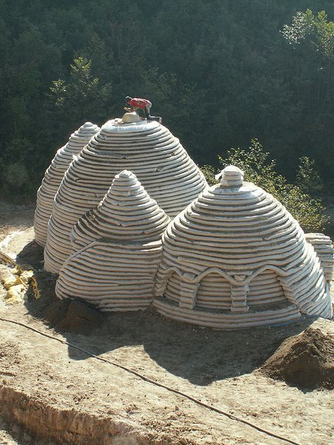 Earth Dome, Earthbag House, Super Adobe, Earth Architecture, Sustainable Housing, Eco House Design, Earth Bag Homes, Earth House, Earth Bag