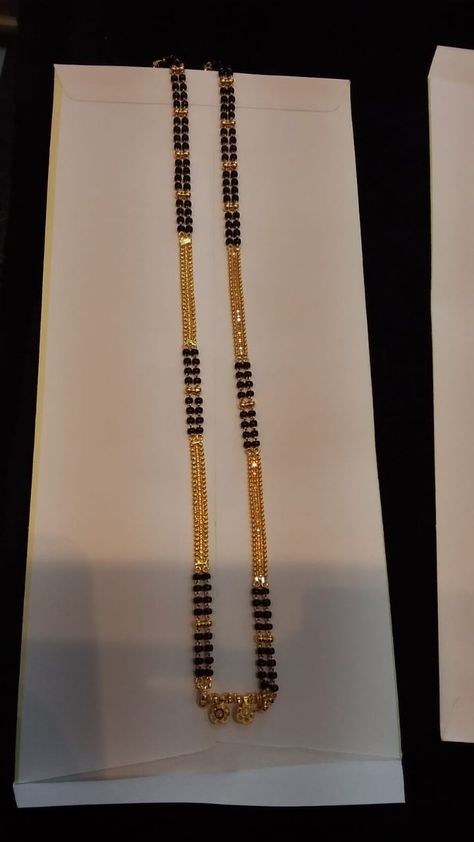 Maharashtrian Long Mangalsutra Designs, Mangalore Style Mangalsutra, Karimani Sara Designs, Vaati Mangalsutra Design, Karugamani Chain Designs, Maharashtrian Mangalsutra Designs Gold, Karimani Chain Designs Long, Mangalsutra Designs Long Indian Bridal, Wedding Mangalsutra Designs