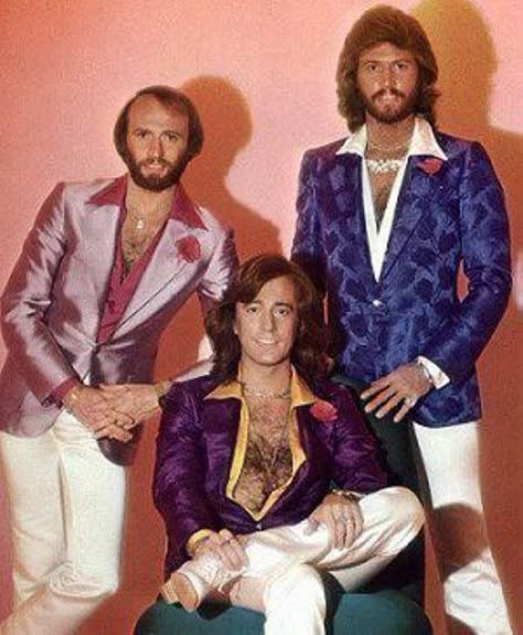 Hello boys Moda Disco, Look Disco, 70’s Disco, Disco 70s, The Bee Gees, Disco Glam, Robin Gibb, Holiday Party Attire, Disco Style