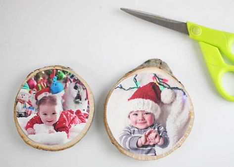 Photo To Wood, Photo Onto Wood, Diy Photo Ornaments, Transfer Images To Wood, Wood Burned Gifts, Fun Holiday Crafts, Personalized Photo Ornaments, Rustic Christmas Ornaments, Fabric Christmas Trees