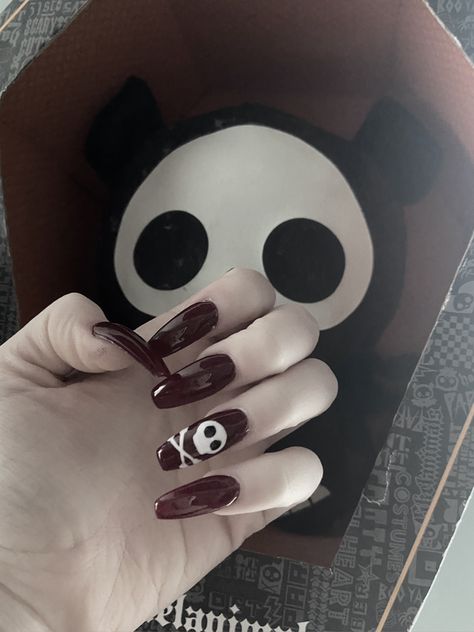 Mall Goth Nails Acrylic, Mall Goth Nails, Skull Nails Acrylic, Black Skull Nails, Simple Emo Nails, Nails With Skulls, Simple Grunge Nails, Cute Goth Nails, Emo Nail Designs