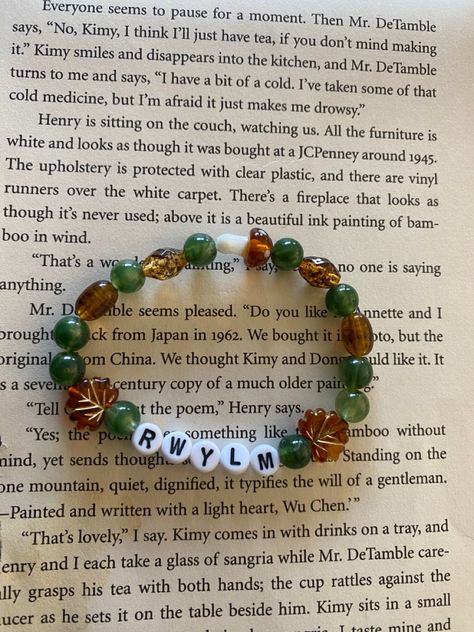 Beaded Bracelets Eras Tour, Eras Tour Friendship Bracelets Evermore, Evermore Friendship Bracelet Ideas, Evermore Bracelet Ideas, Ts Friendship Bracelets, Friendship Bracelets Taylor Swift Ideas, Evermore Friendship Bracelet, Friend Ship Bracelets, Evermore Bracelet