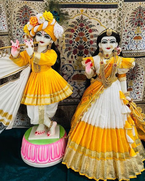 Radha Krishna Outfits, Radha Krishna Dress Design, Radha Rani Dress, Radha Krishna Dress, Kanha Ji Dress, Radha Krishna Murti, Deity Clothes, Krishna Dress, Laddu Gopal Dresses