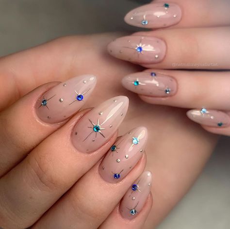 Jewel Nail Designs, Planet Nails, Star Nail Designs, December Nails, Subtle Nails, Nail Jewels, Swarovski Nails, Sparkle Nails, Gem Nails