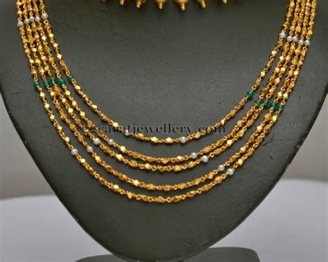 Chandra Haram, Antique Gold Jewelry Indian, Gold Jewelry Simple Necklace, Pearl Necklace Designs, Gold Pendant Jewelry, Black Beaded Jewelry, 22 Carat Gold, Gold Bride Jewelry, Bangles Jewelry Designs