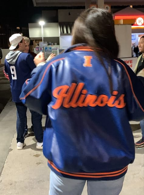 #illinois #illini #football #college University Of Illinois Aesthetic, Urbana Champaign Illinois, Lawyer Bae, University Of Illinois Urbana Champaign, Illinois Football, Illini Basketball, College Core, Champaign Illinois, Football College