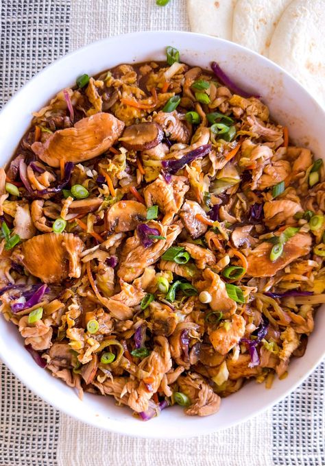 Ready in less than 20 minutes and packed with so many amazing Chinese flavors. This is how you do take out at home! Take Out At Home, Moo Shu Chicken, Steam Chicken Recipe, Takeout At Home, Moo Shu Pork, Moo Shu, Chicken Parmesan Recipe Baked, Oven Baked Chicken Parmesan, Peanut Butter Oatmeal Bars