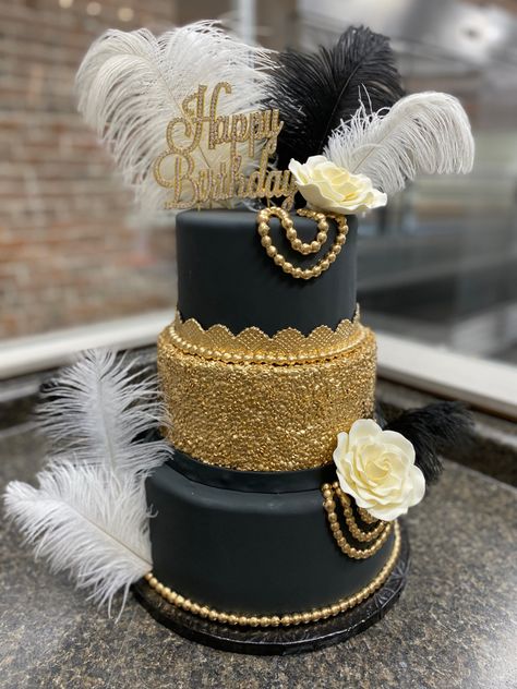 Harlem Nights Birthday Cake, Harlem Nights Theme Party Food, Art Deco Cake Birthday, Black White And Gold Birthday Cake, Great Gatsby Cake Ideas, Old Hollywood Cake, Gatsby Cakes, Burlesque Cake, 1920s Cake