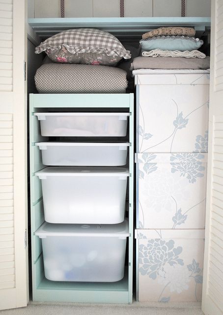 Wallpapered boxes and Ikea drawers. #storage #drawers #closet #diy #white #blue #organized #organization Storage Cupboard Ideas, Linen Organization, Closet Wallpaper, Trofast Ikea, Laundry Cupboard, Closet Organisation, Organizing Linens, Airing Cupboard, Linen Closets