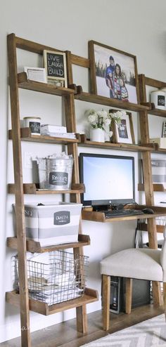 Diy Desk Plans, Wall Bookshelf, Ladder Desk, Diy Bookshelf, Leaning Ladder, Bookshelf Plans, Diy Ladder, Desk Plans, Wall Bookshelves