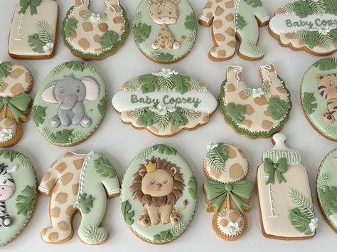 Lisa Stratis - Bespoke Cookies (@lisa_stratis_little_fancies) • Fotky a videa na Instagramu Jungle Theme Cookies, Jungle Baby Shower Cookies, Safari Baby Cookies, Safari Baby Shower Cookies, Cupcake House, Zoo Baby Shower, 1 Cookies, Baby Safari Nursery, Cookies Design