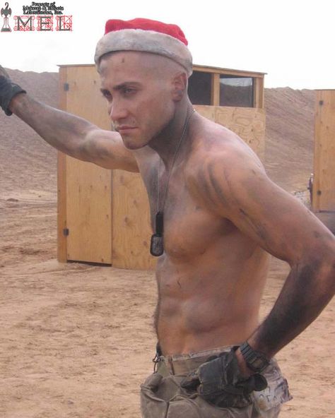 Jake Gyllenhaal in Jarhead <3 <3 hubbbba hubba... Jake Gyllenhaal Shirtless, Siesta Key, Jake Gyllenhaal, Reality Tv Shows, Reality Tv, Mtv, Evolution, Behind The Scenes, Tv Shows