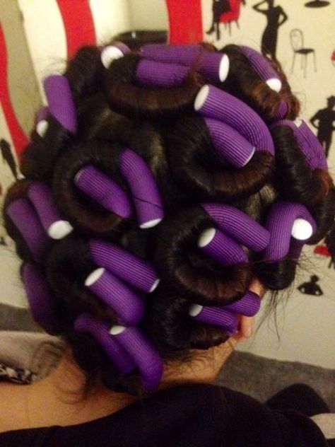 Bendy Hair Rollers, Diy Hair Waves, Curling Methods, Rollers Tutorial, Tutorial Braids, Bendy Rollers, Hair Rollers Tutorial, Headband Curls, Heartless Curls