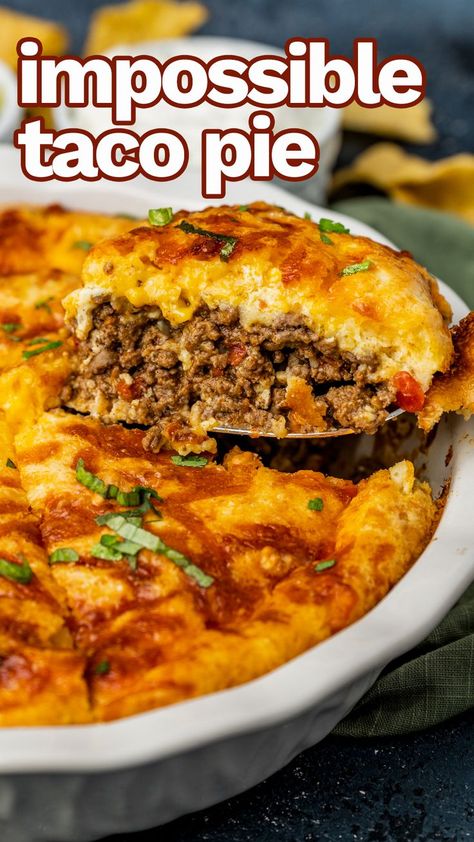 Impossible Taco Pie, Bisquick Recipes Dinner, Impossible Cheeseburger, Cornbread Topping, Taco Pie Recipes, Cheesy Cornbread, Impossible Pie, Cheeseburger Pie, Taco Pie