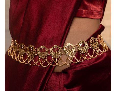 Saree Belt, Saree With Belt, Bride Fashion, Plain Saree, Radha Rani, Belly Chain, Jewelry Design Necklace, Top Trending, Bride Style