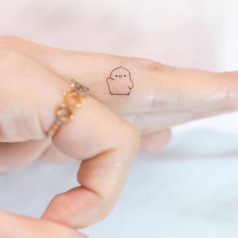 Tatuaje Studio Ghibli, Maching Tattoos, Matching Friend Tattoos, Penguin Tattoo, Cute Simple Tattoos, Tattoos Mandala, Pretty Hand Tattoos, Small Pretty Tattoos, Petite Tattoos