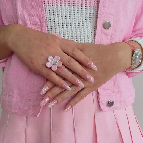 Woods Nails, Electra Heart, Elle Woods, Marina And The Diamonds, Legally Blonde, Heart Nails, Everything Pink, Clueless, Film Aesthetic