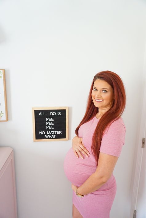 36 weeks pregnant. Third trimester. Week by week. Letterboard. Maternity pictures. Bump update. Pregnancy Letter Board, Trimester Weeks, Third Baby Announcements, Weekly Pregnancy Photos, Bump Progression, Baby Bump Progression, Trimester By Weeks, Weekly Pregnancy, 36 Weeks Pregnant