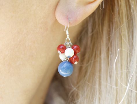 Americana Earrings Patriotic Earrings, Patriotic Jewelry, Diy Jewelry Earrings, Modern Jewellery Design, Diy Jewelry Projects, Diy Jewelry Necklace, Pearls Diy, The Fourth Of July, Holiday Jewelry