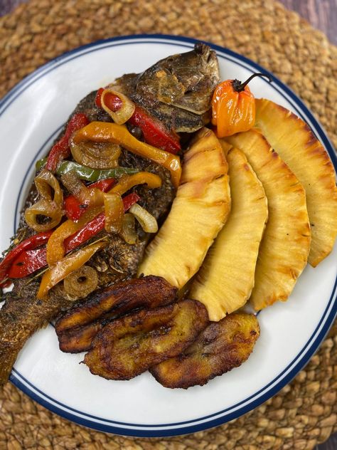 Jamaican Style Brown Stew Fish - That Nurse Can Cook Jamaican Meals, Brown Stew Fish, Jamaican Brown Stew, Stew Fish, Jamaican Oxtail, Jerk Salmon, Oxtail Recipes, Pineapple Fried Rice, Jamaican Dishes