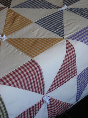 Colchas Quilting, Diy Dream Catcher Tutorial, Patchwork Bedspread, Quilt Blocks Easy, Designer Bed Sheets, Crochet Bedspread Pattern, Pinwheel Quilt, Star Quilt Blocks, Patchwork Quilt Patterns