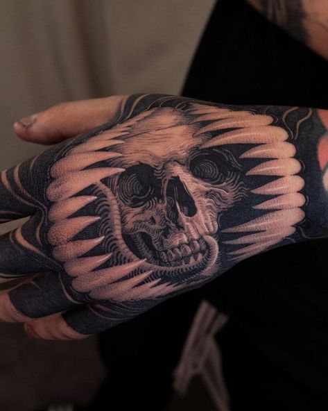 Gotik Tattoo, Small Wave Tattoo, Skull Hand Tattoo, Tato Henna, Prison Art, Scary Tattoos, Skeleton Tattoos, Omerta Tattoo, 4 Tattoo