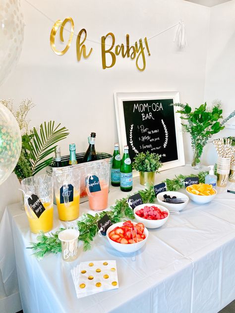 Mommy To Be Party Ideas, Mommy Mosa Bar, Mom To Be Party Ideas At Home, Mimosa Gender Reveal, Mimosa Bar Baby Shower Ideas Boy, Mimosa Baby Shower Ideas, Apartment Baby Shower Ideas, Mom Osa Bar Ideas, Baby Shower Mimosa Bar Boy