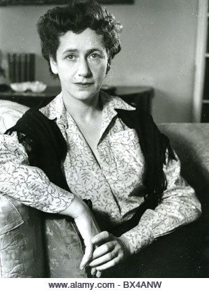 Peggy Ashcroft High Resolution Stock Photography and Images - Alamy Peggy Ashcroft, Alan Bates, Brideshead Revisited, Royal Shakespeare Company, Becoming An Actress, Dramatic Arts, Concert Venue, Picture Albums, Best Supporting Actor