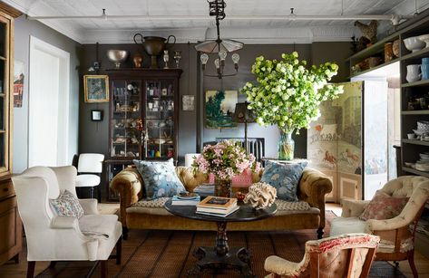 French Country Living Room, Manhattan Apartment, John Derian, Dining Room Walls, Living Room Seating, Architectural Digest, Eclectic Decor, Elle Decor, Traditional House