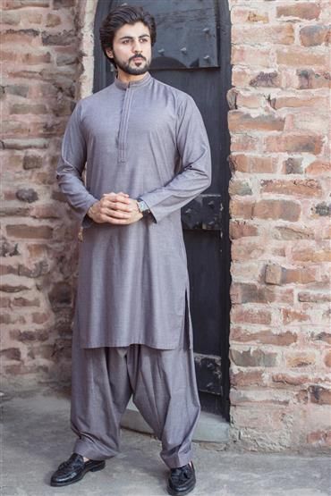 Latest Bonanza Men Eid Kurta Shalwar Kameez Collection 2018-2019 (5) Pakistani Kurta Pajama Men Eid, Eid Kurta, Pakistani Wear, Boys Kurta Design, Pakistani Kurta, Kurta Pajama Men, Gents Kurta Design, Leather Jacket Men Style, Gents Kurta