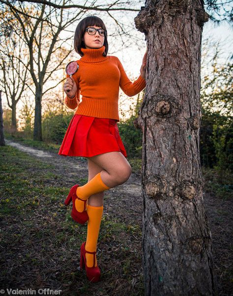 Halloween Costumes Women Scary, Velma Costume, Halloween Costumes Women Creative, Velma Cosplay, Pumpkin Halloween Costume, Diy Costumes Women, Halloween Costumes College Girls, Unique Halloween Costumes, Girls Unique