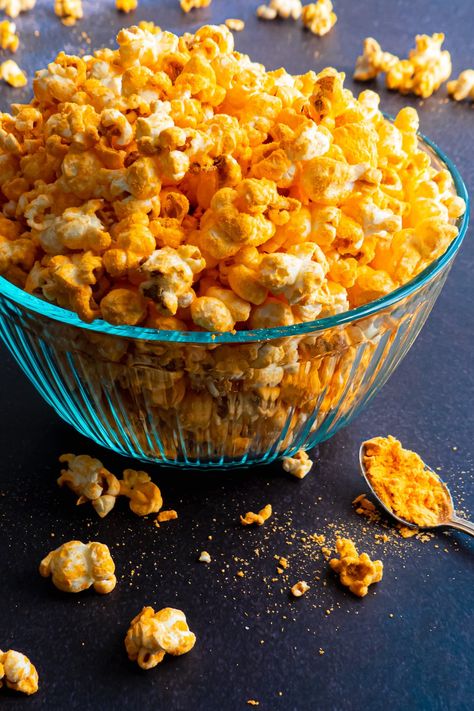 Carnival Food Recipes, Birthday Party Snacks For Kids, Cheddar Popcorn Recipe, Best Beach Snacks, Popcorn Recipes Cheese, Party Snacks For Kids, Kids Party Finger Foods, Stovetop Popcorn Recipes, Cranberry Almond Energy Bites