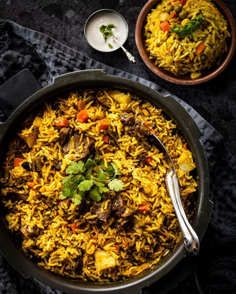 Indian Spiced Lamb Biryani Rice with Yoghurt Sauce Baked Pita Bread, Pita Salad, Lamb Biryani, Yoghurt Sauce, Tarte Tatin Recipe, Leftover Lamb, Spiced Lamb, Biryani Rice, Simple Dinners