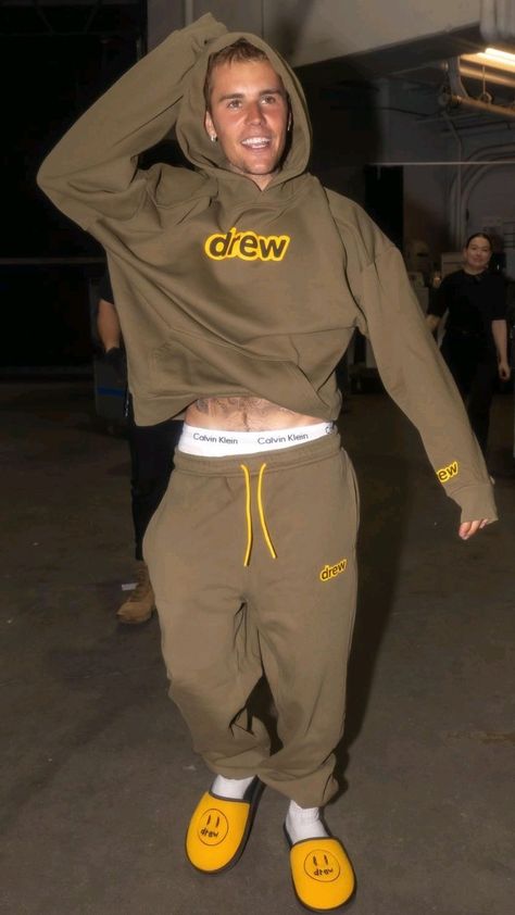 Drew Clothes, Drew Clothing, Justin Bieber Outfits, Justin Bieber Style, Justin Bieber Photos, Justin Bieber Pictures, Fashion Idol, Drop Crotch Pants, Sweatpants Outfit