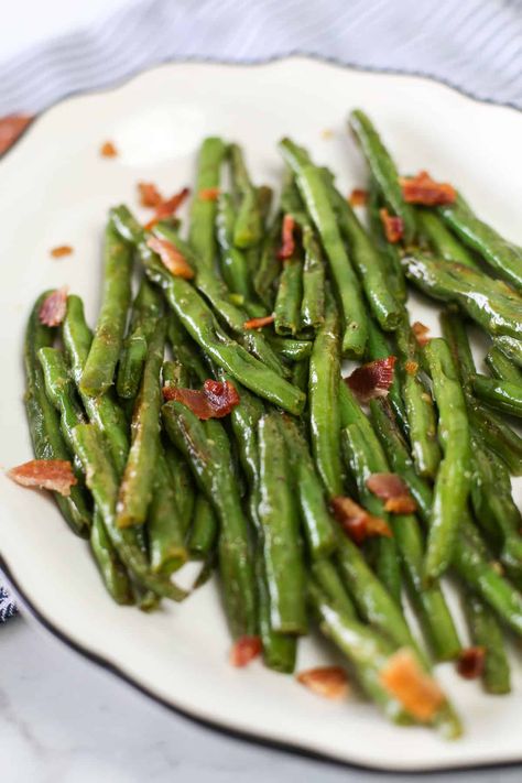 Garlic Green Beans on a white plate Garlicky Green Beans, Thriving Home, Garlic Green Beans, Fry Recipes, Veggie Tales, Vegetable Side, Green Bean Recipes, Fall Food, White Plate