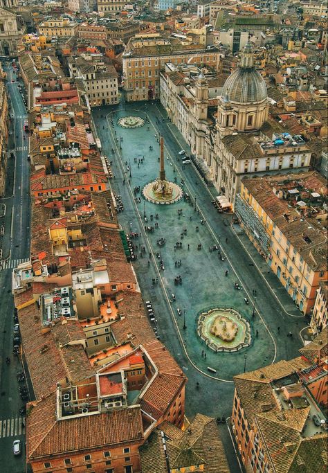 Aerial view of Piazza Navona Piazza Navona, Vatican City, Explore Travel, City Landscape, Travel And Tourism, Beautiful Architecture, Beautiful Buildings, Best Cities, Turin