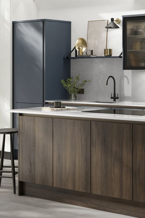 Handleless Kitchen Cabinets, Charcoal Kitchen, Latest Kitchen Trends, Howdens Kitchens, Two Tone Kitchen Cabinets, Bungalow Kitchen, Walnut Kitchen, Handleless Kitchen, Breakfast Bar Kitchen